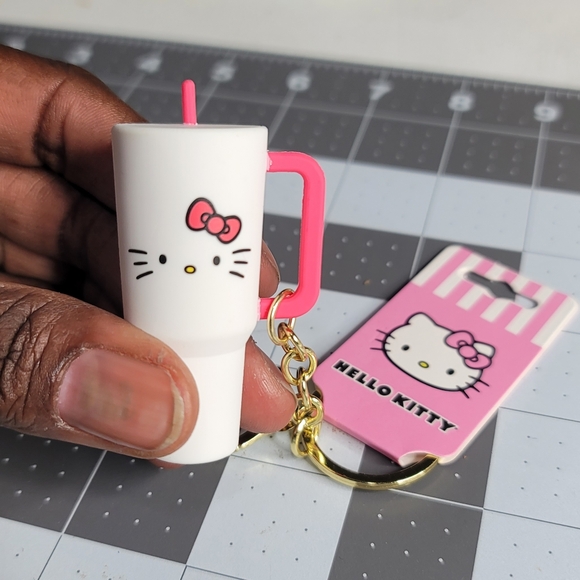 HELLO KITTY STANLEY CUP KEYCHAIN HK1 - Picture 4 of 4